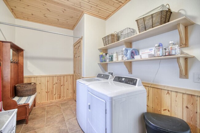 Building Photo - 3627 Bills Loop Rd