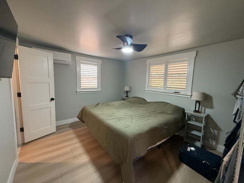 Building Photo - 2424 W Mulberry St