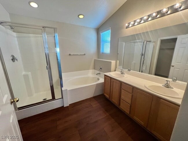 Building Photo - 3841 E Carisbrook Dr