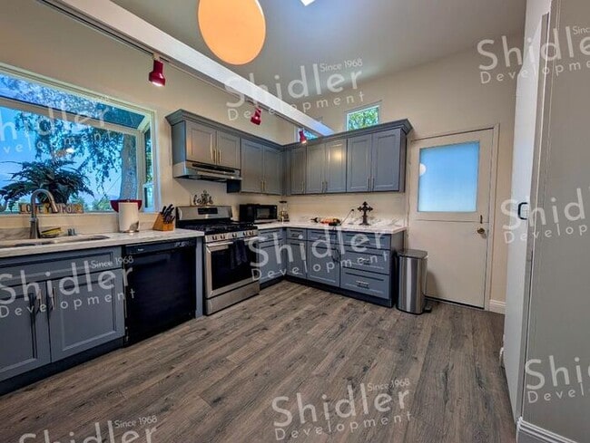 Building Photo - The Bridge House - 2 Bed 1 Bath with Uncompromising Views