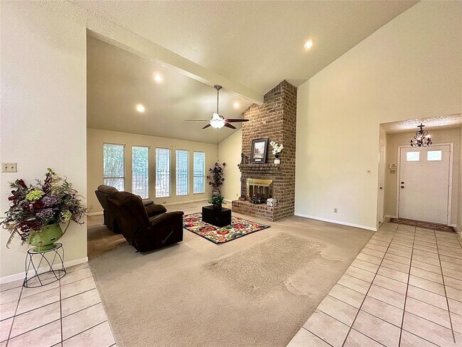 Building Photo - 9004 Vogue Ln