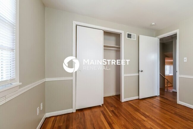 Building Photo - 3 Bedroom Pet-Friendly Home in Independenc...
