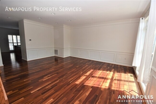 Building Photo - 310 Helmsman Alley
