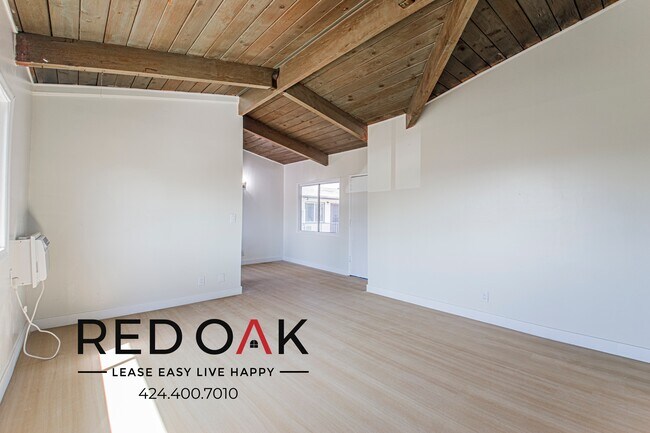 Building Photo - 7521 S Crenshaw Blvd