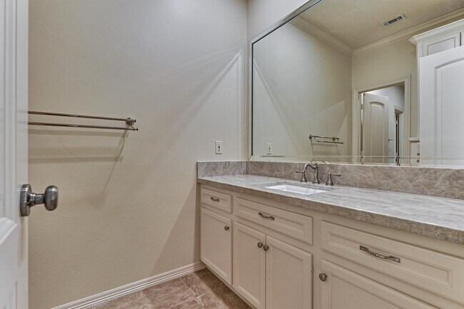 Building Photo - 94 E Bracebridge Cir