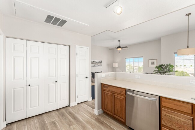Building Photo - Stunning furnished 2-Bedroom Condo with Mo...