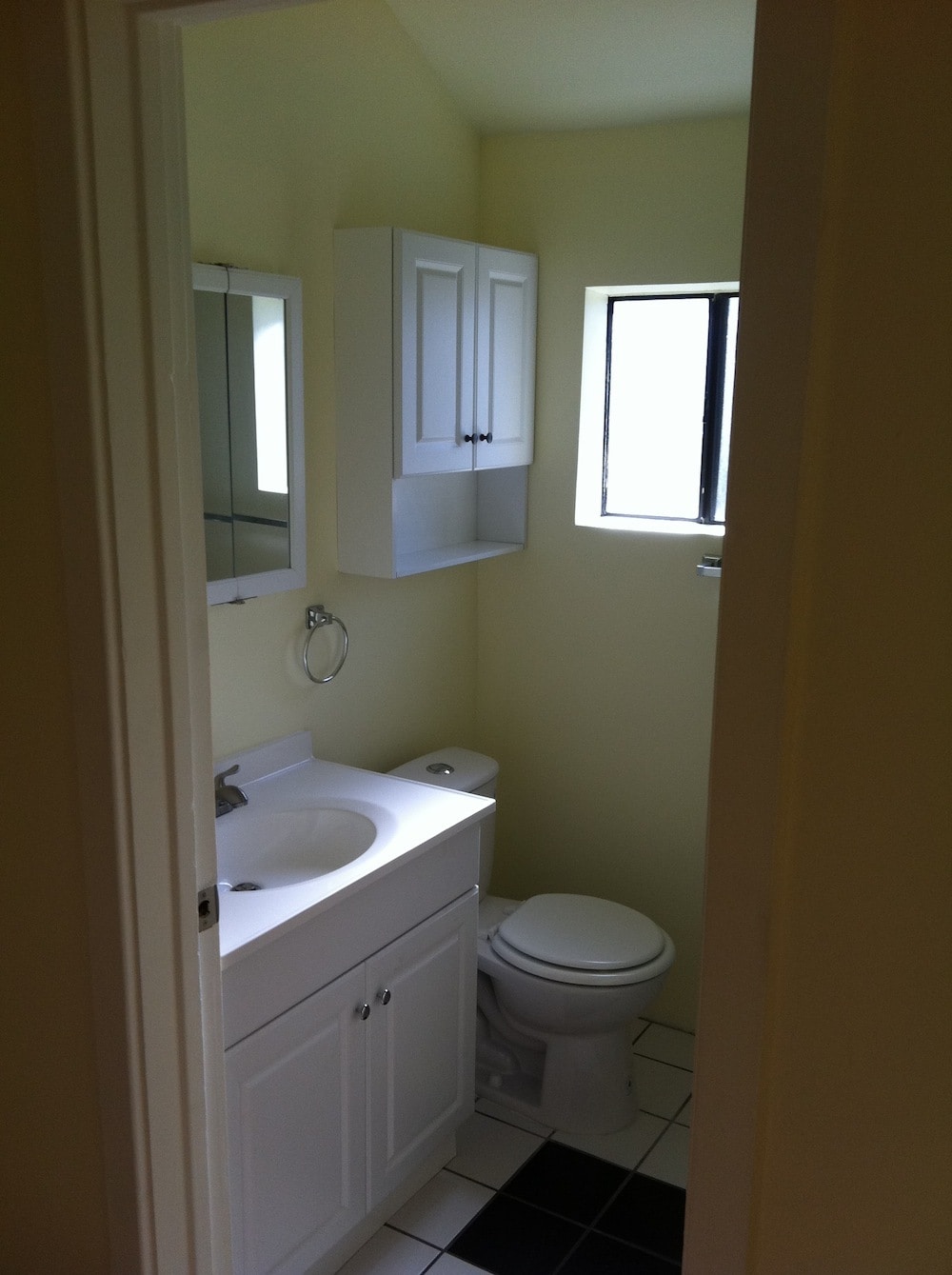 Upstairs Full Bathroom - 910 North Vendome Street