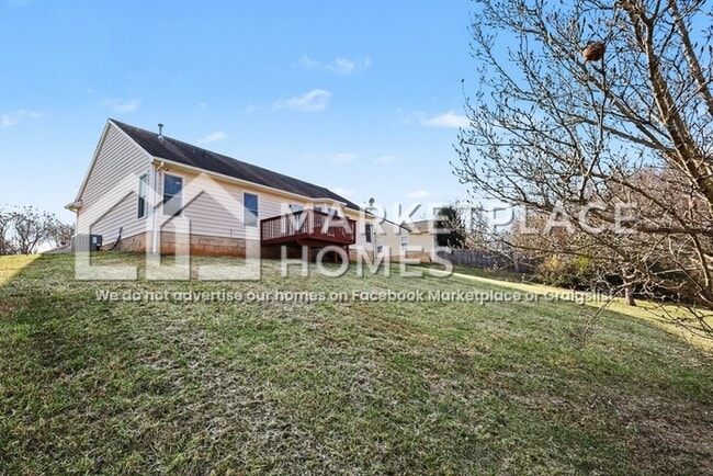 Building Photo - 3028 Dairy Farm Dr