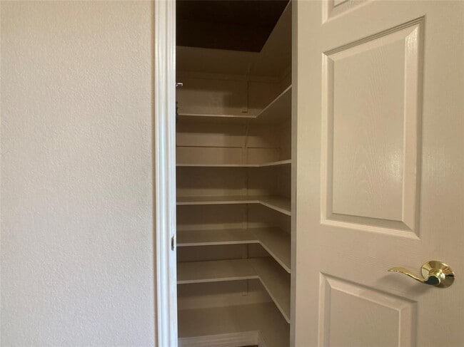 Building Photo - 1009 Grey Castle Dr