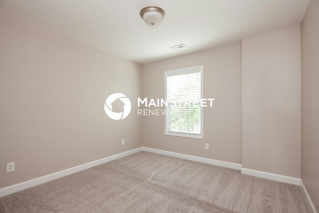 Building Photo - 3 Bedroom Pet-Friendly Home in Huntersville, NC with Main Street Renewal