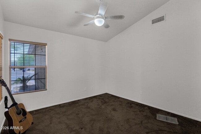 Building Photo - 360 S Pineview Dr