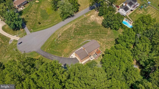 Building Photo - 6 Roseville Ct