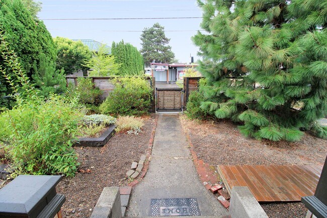 Building Photo - 7126 N Lombard St