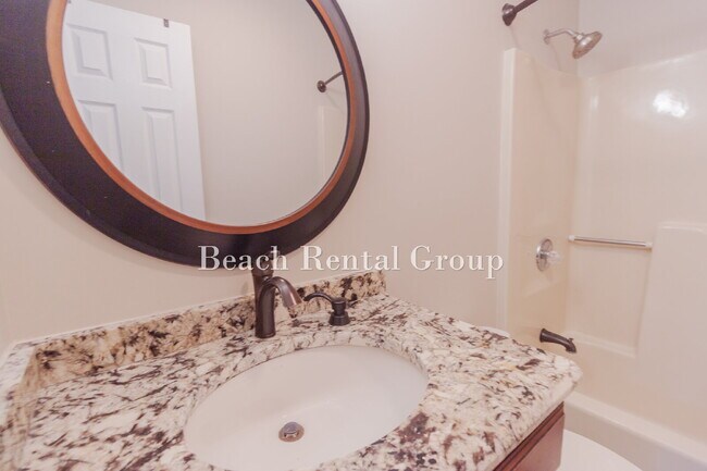 Building Photo - End Unit Townhouse in Myrtle Beach