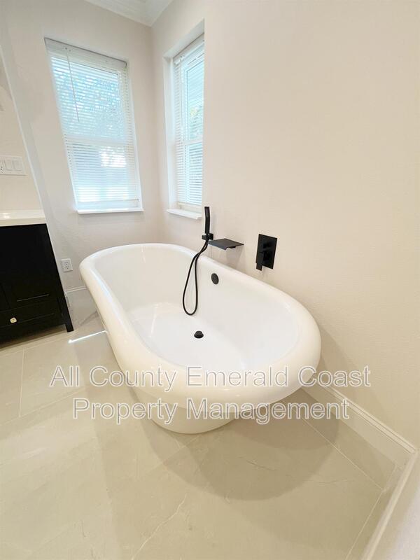 Building Photo - 4104 Indian Bayou N