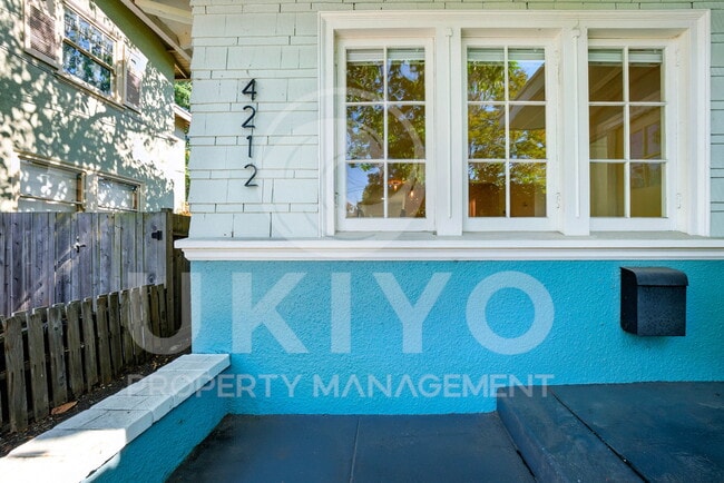Building Photo - 4212 Arroyuelo Ave