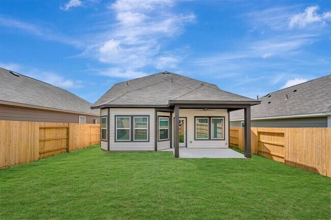Building Photo - 32510 Lantana Flds Rd