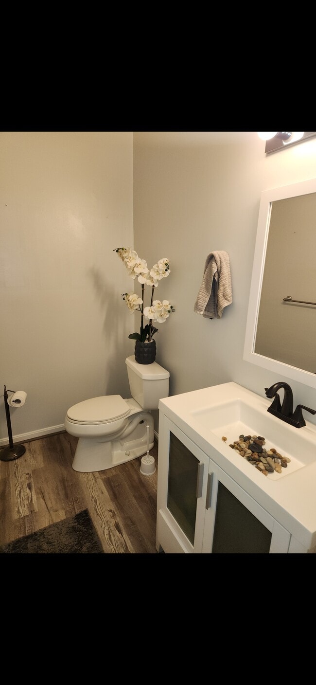 Building Photo - 1637 Carriage House Terrace