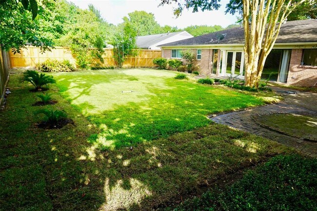 Building Photo - 9538 Meadowglen Ln
