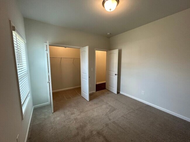 Building Photo - 115 Pomelo St