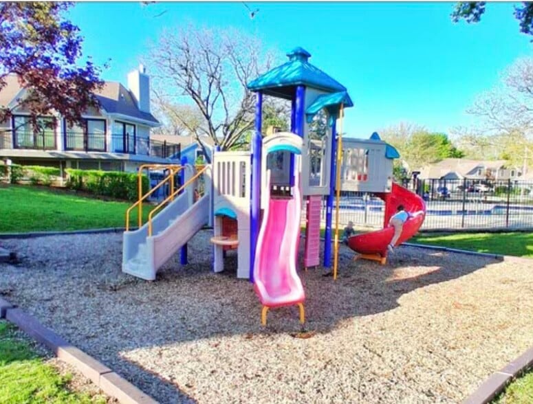 Children's Play area - 226 Arrowwood Ct