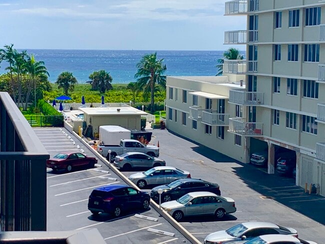 Building Photo - 145 S Ocean Ave