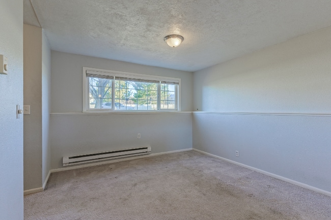 Building Photo - 1965 Butte St