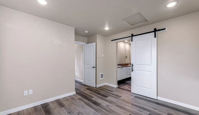Building Photo - Newer 3 Bedroom, 2.25 Bathroom!