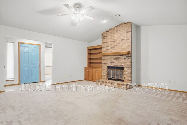 Building Photo - 431 W Curtis Dr