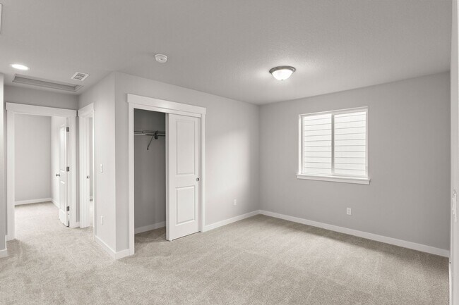 Building Photo - Corner Lot 3 Bedroom Home in Happy Valley