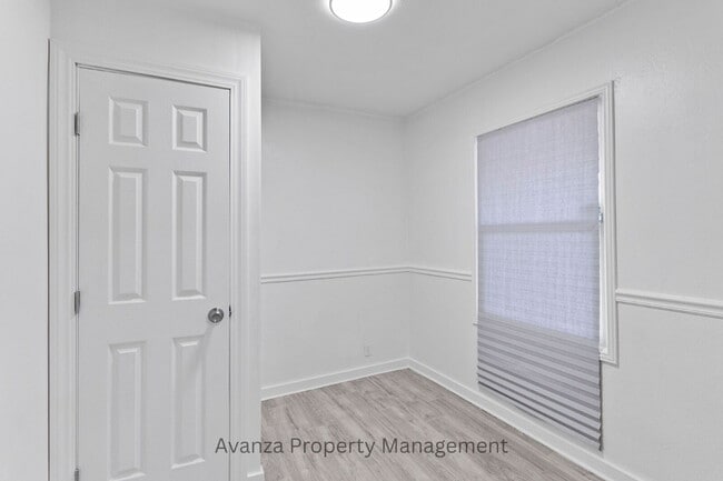 Building Photo - Fresno Mayfair District - 3 Bedroom Home  1 Year Lease