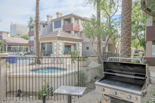 Building Photo - 3848 N 3rd Ave