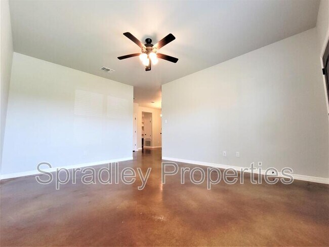 Building Photo - 202 Sparrow Cove