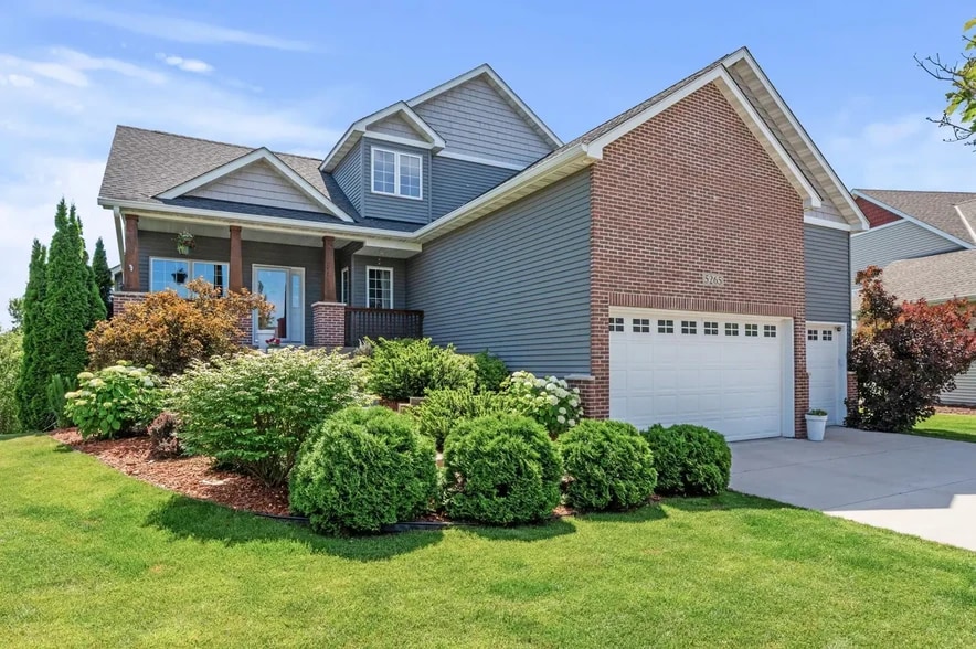 Building Photo - 5265 Fenson Ct N