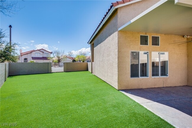 Building Photo - 7816 Calico Flower Ave