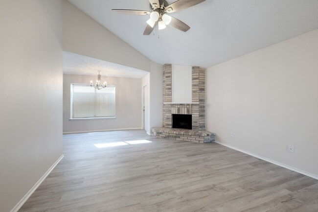 Building Photo - Charming 3-Bedroom Near Randolph AFB