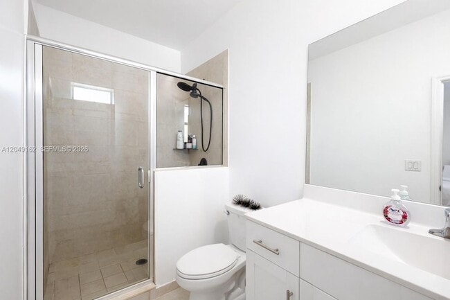 Building Photo - 323 NE 208th Terrace