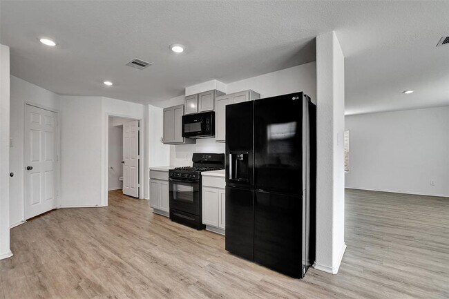 Building Photo - 1518 Carmona Ct