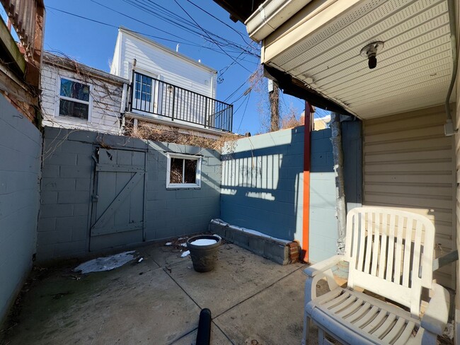 Building Photo - 314 S Collington Ave