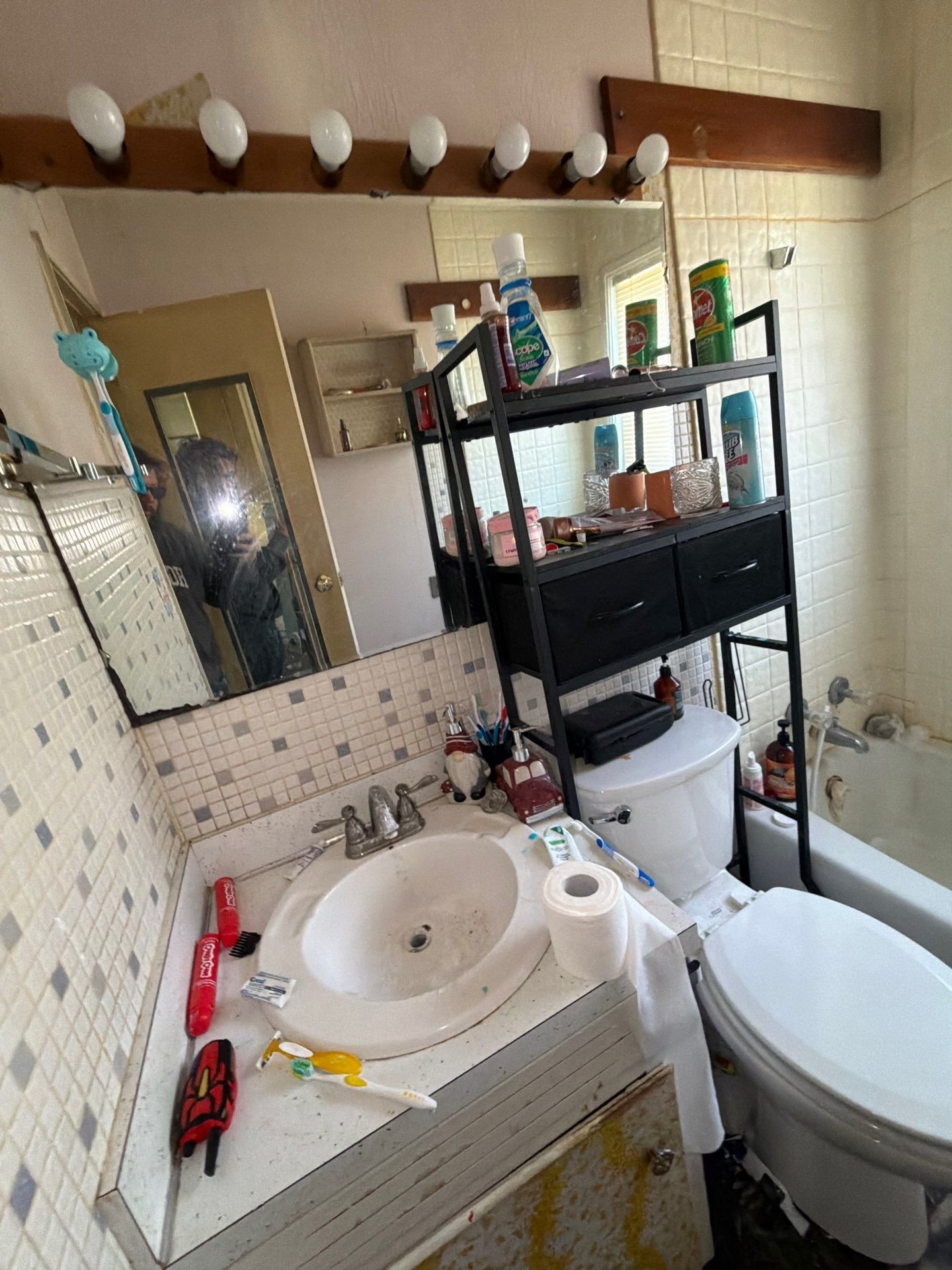 Building Photo - 1323 Cedar St