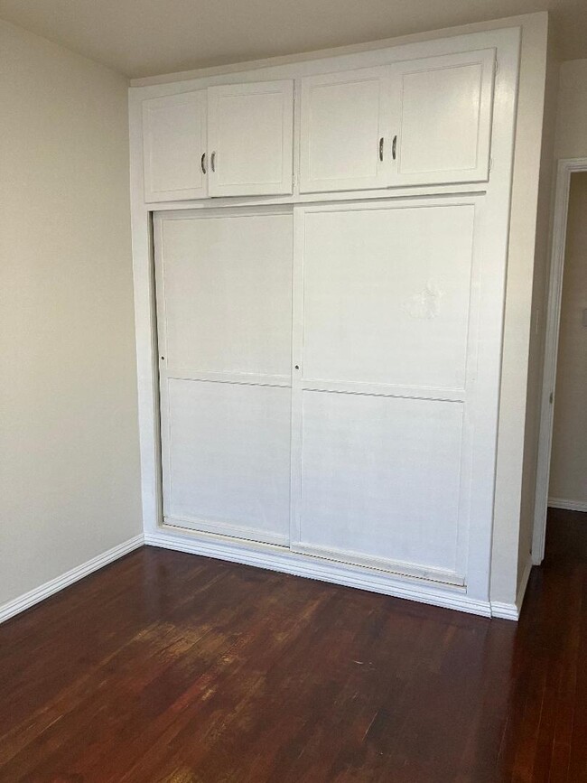 Bedroom closet - 8423 Crenshaw Dr