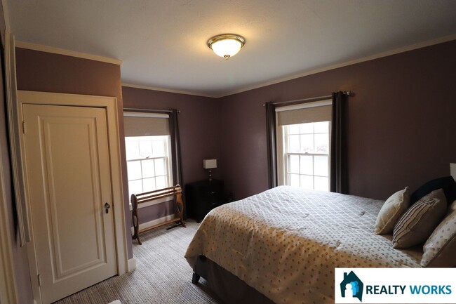 Building Photo - 2457 S 27th St