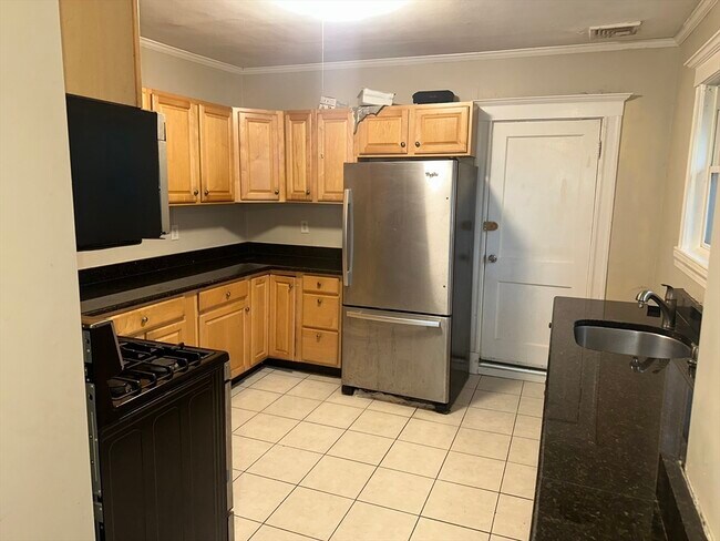 Building Photo - 33 Fifield St