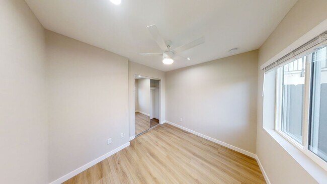 Building Photo - 5484 Dorothy Dr