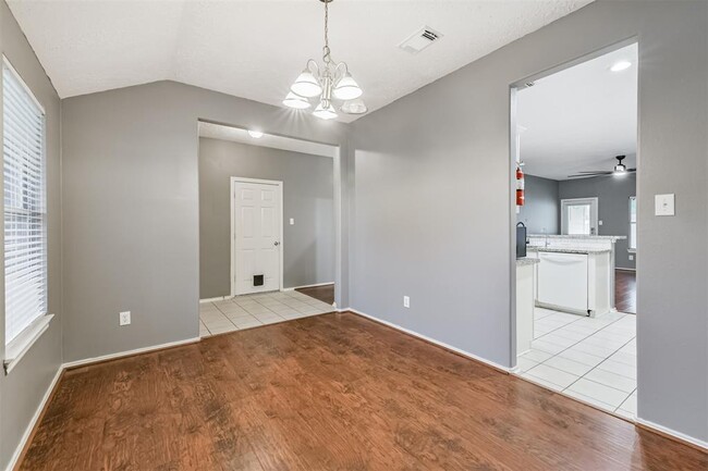 Building Photo - 9502 Belleclaire Ln