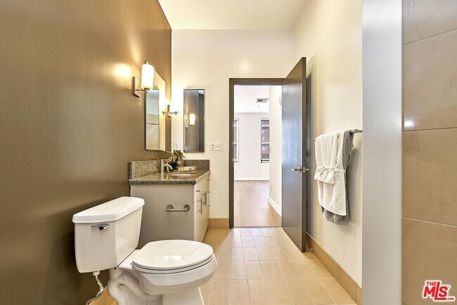 Building Photo - 3810 Wilshire Blvd