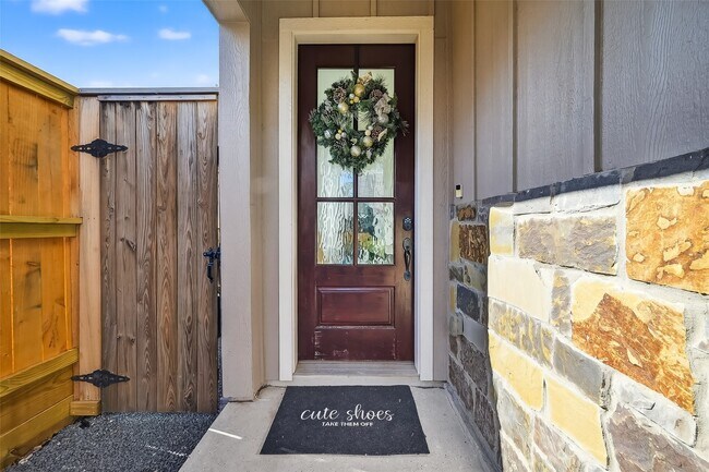 Building Photo - 1303 Upland Retreat Dr