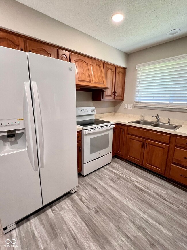 Building Photo - 6827 Azalea Dr