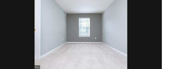 Building Photo - 9215 Azure Ct