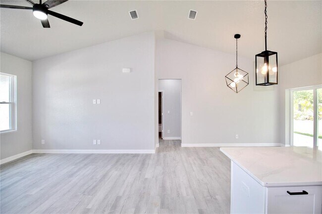 Building Photo - 4608 Cortez Blvd